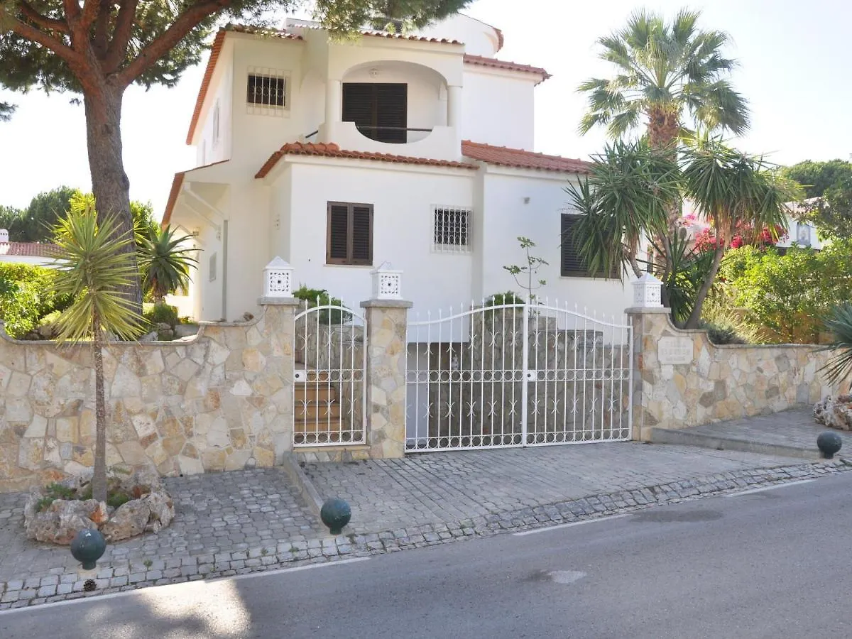 Spacious Four Bedroom Villa Located With Private Pool Vilamoura 0*,  Portugal
