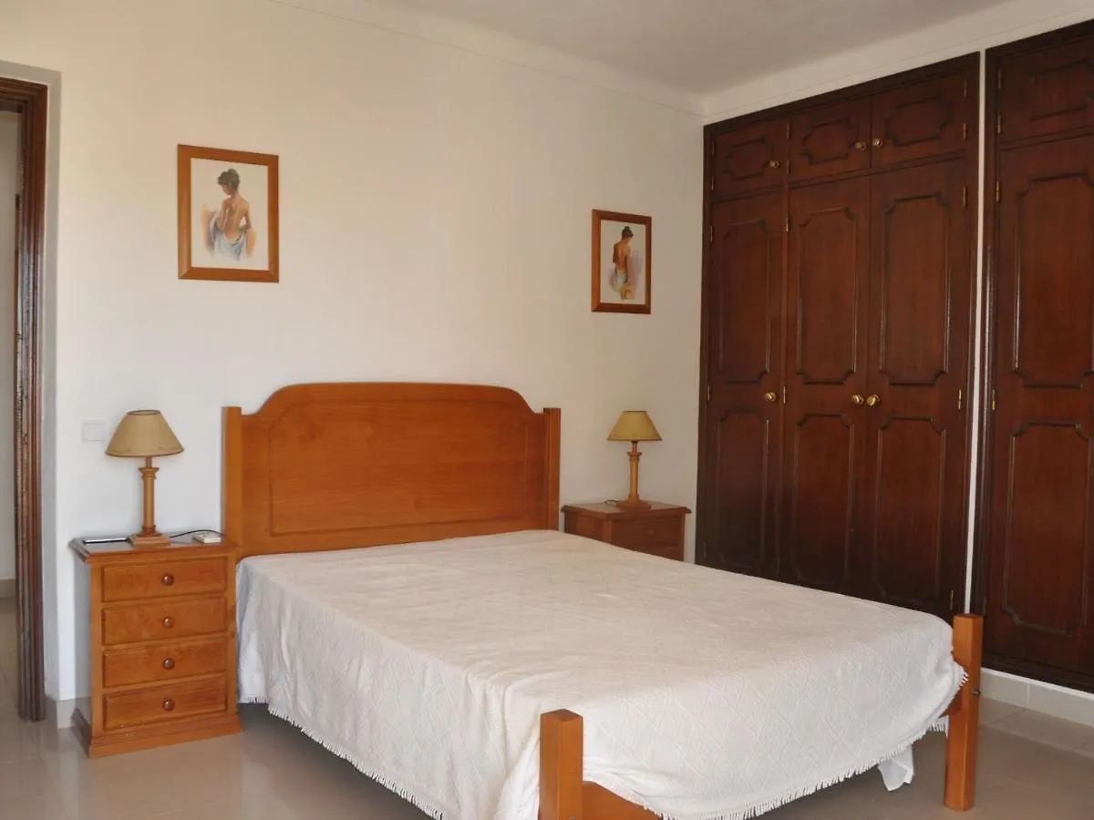 Spacious Four Bedroom Villa Located With Private Pool Vilamoura Portugal