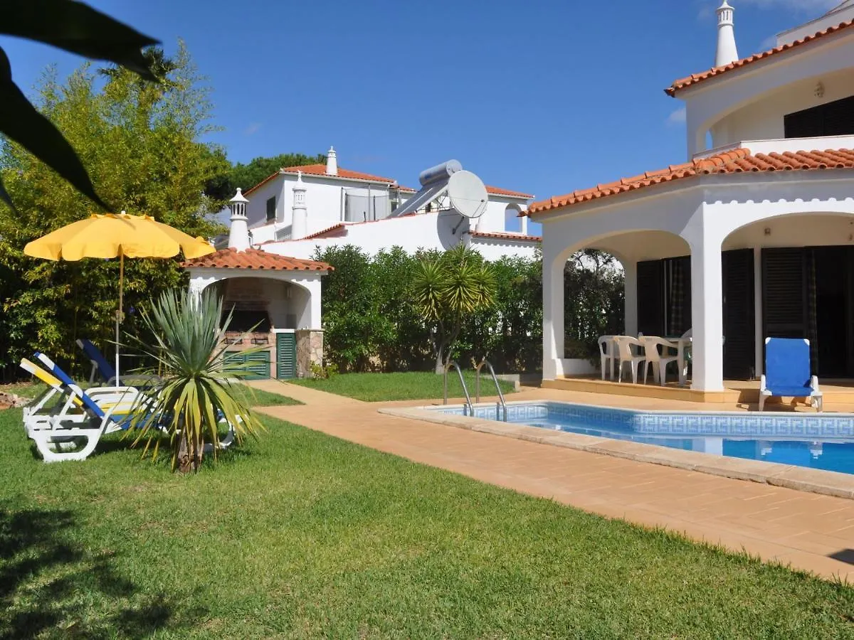Spacious Four Bedroom Villa Located With Private Pool 빌라모라 펜션
