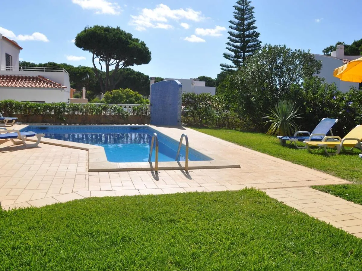 Holiday home Spacious Four Bedroom Villa Located With Private Pool Vilamoura